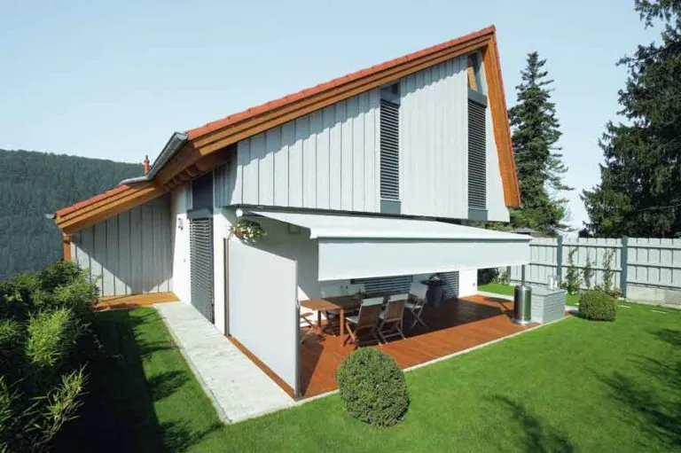 Ein Haus mit Seitenmarkise in Essen